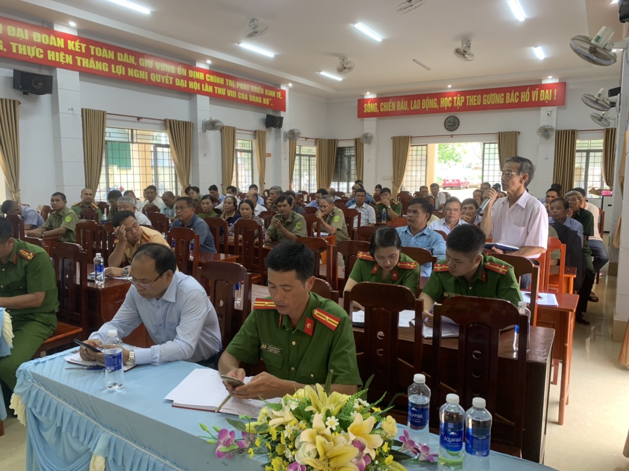 ý kiến trao đổi